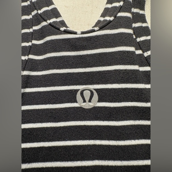 Lululemon tank top - Picture 3 of 3